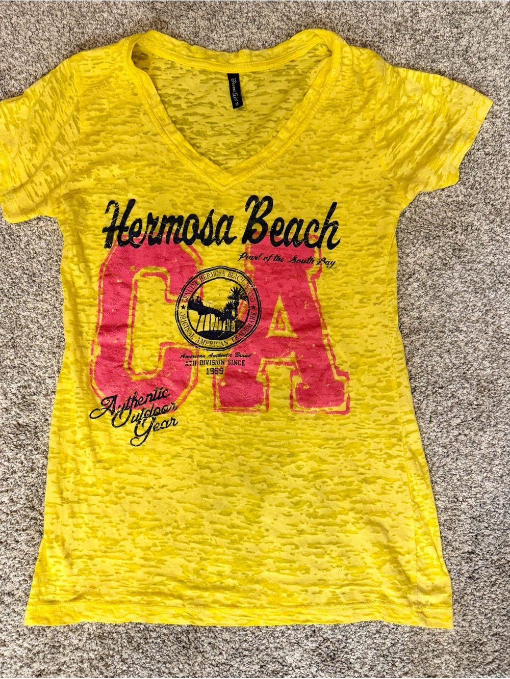 Hermosa Beach Graphic V-Neck Tee - Yellow